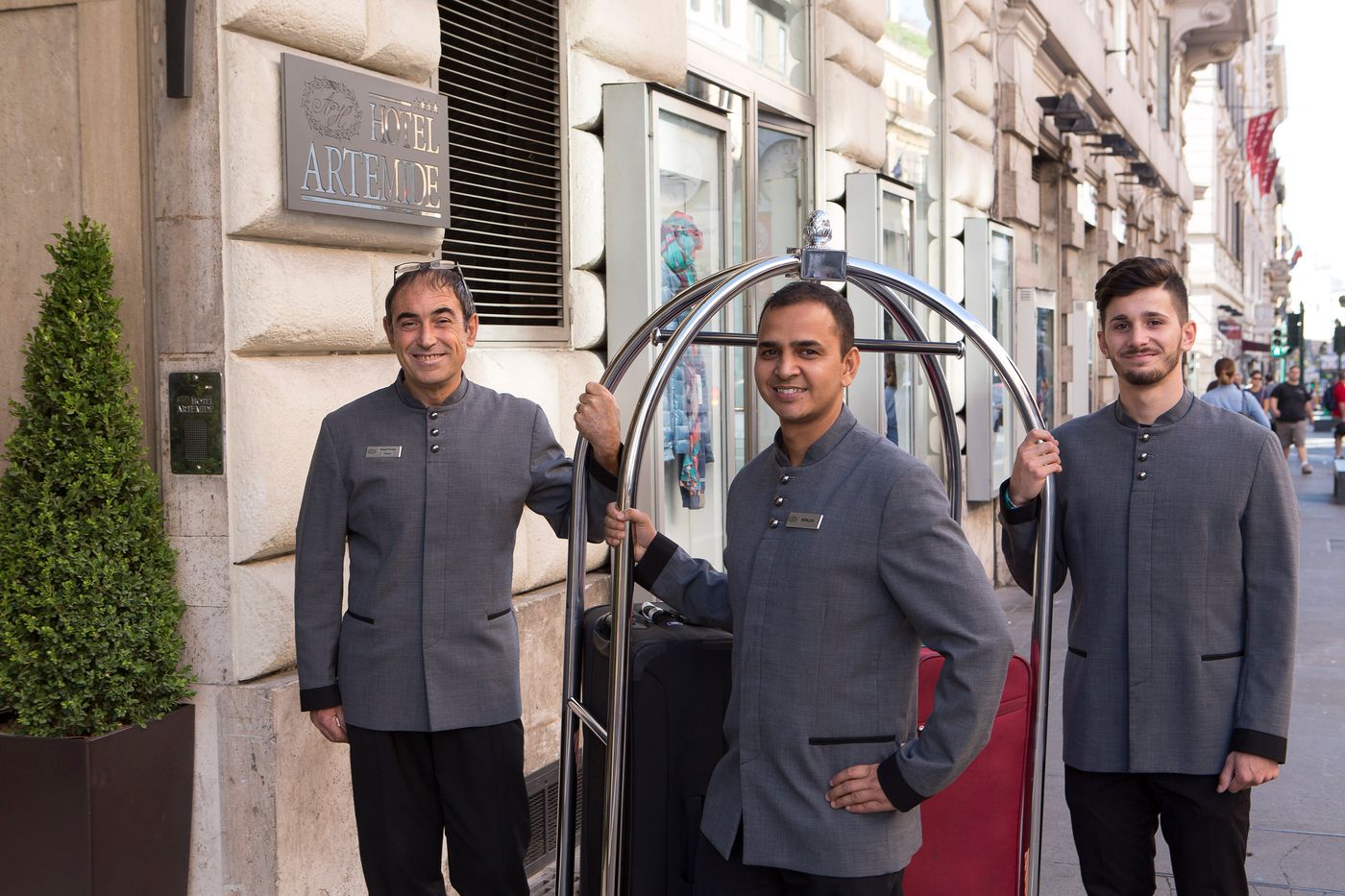 Hotel-Artemide-Lobby-37