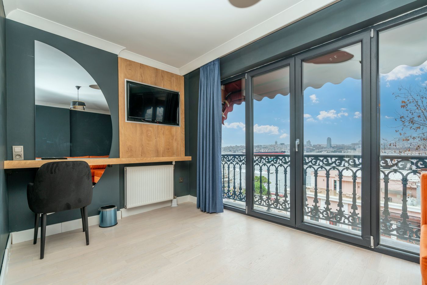 216-Bosphorus-Suite-Room-6