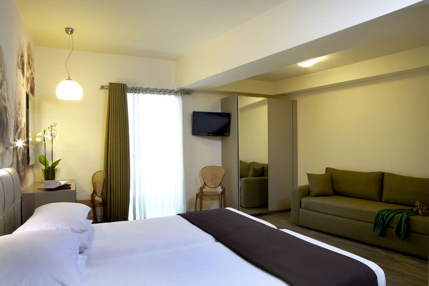 Mouikis-Hotel-Room-15