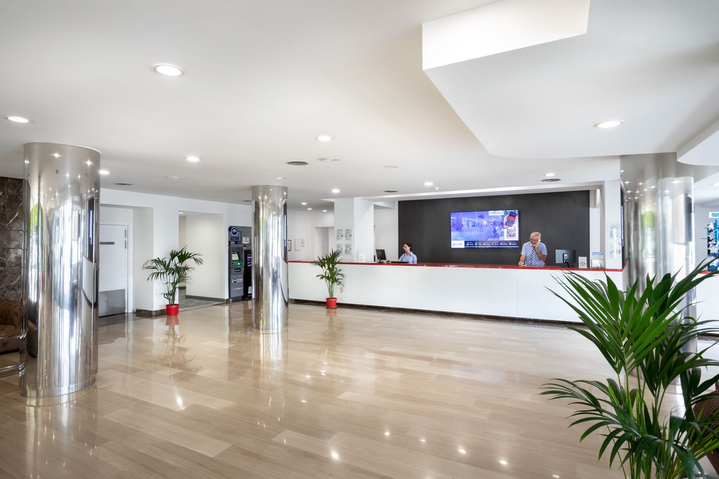 Alexandre-Hotel-Gala-Lobby-55