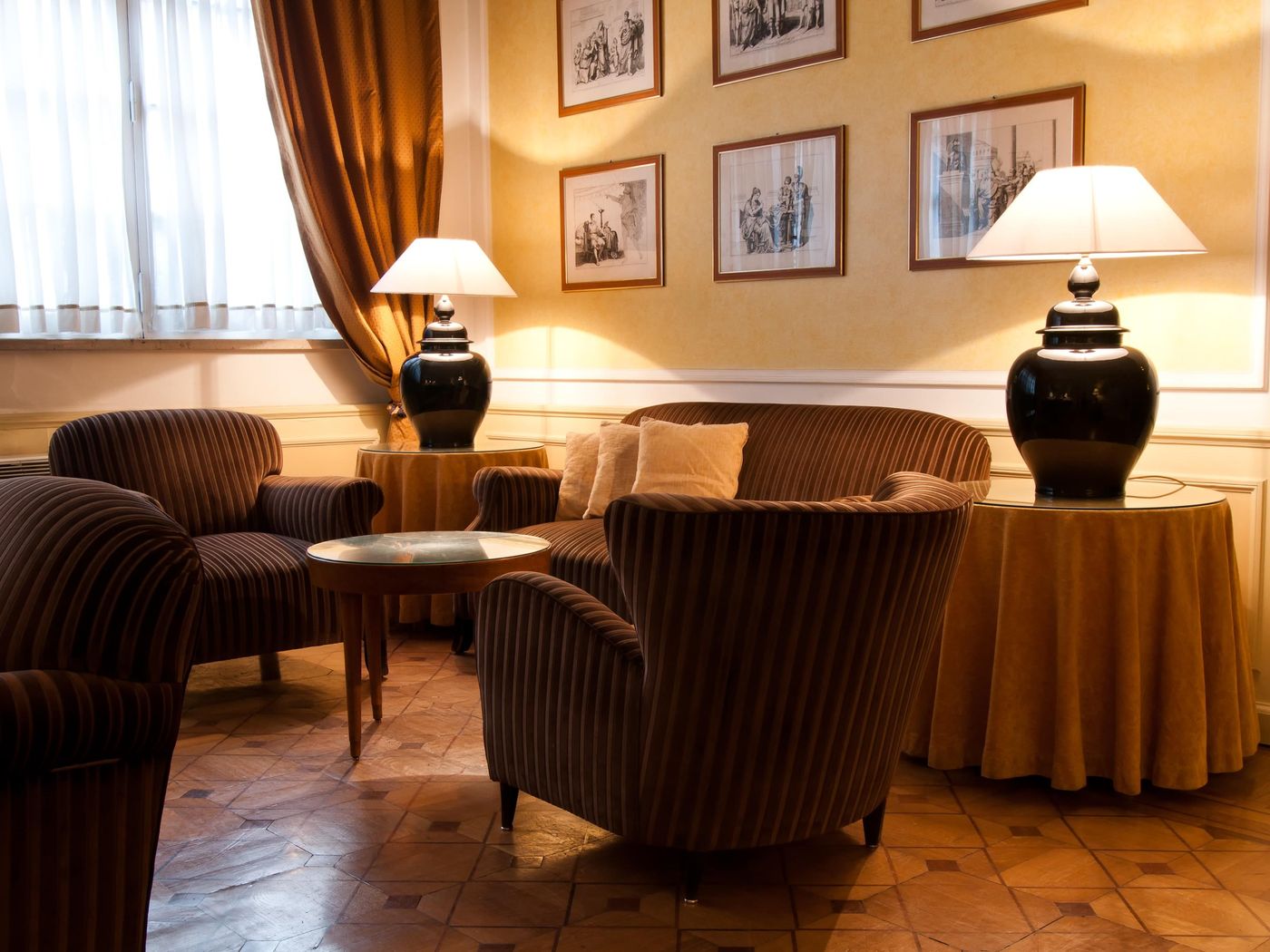 Bettoja-Hotel-Atlantico-Lobby-13