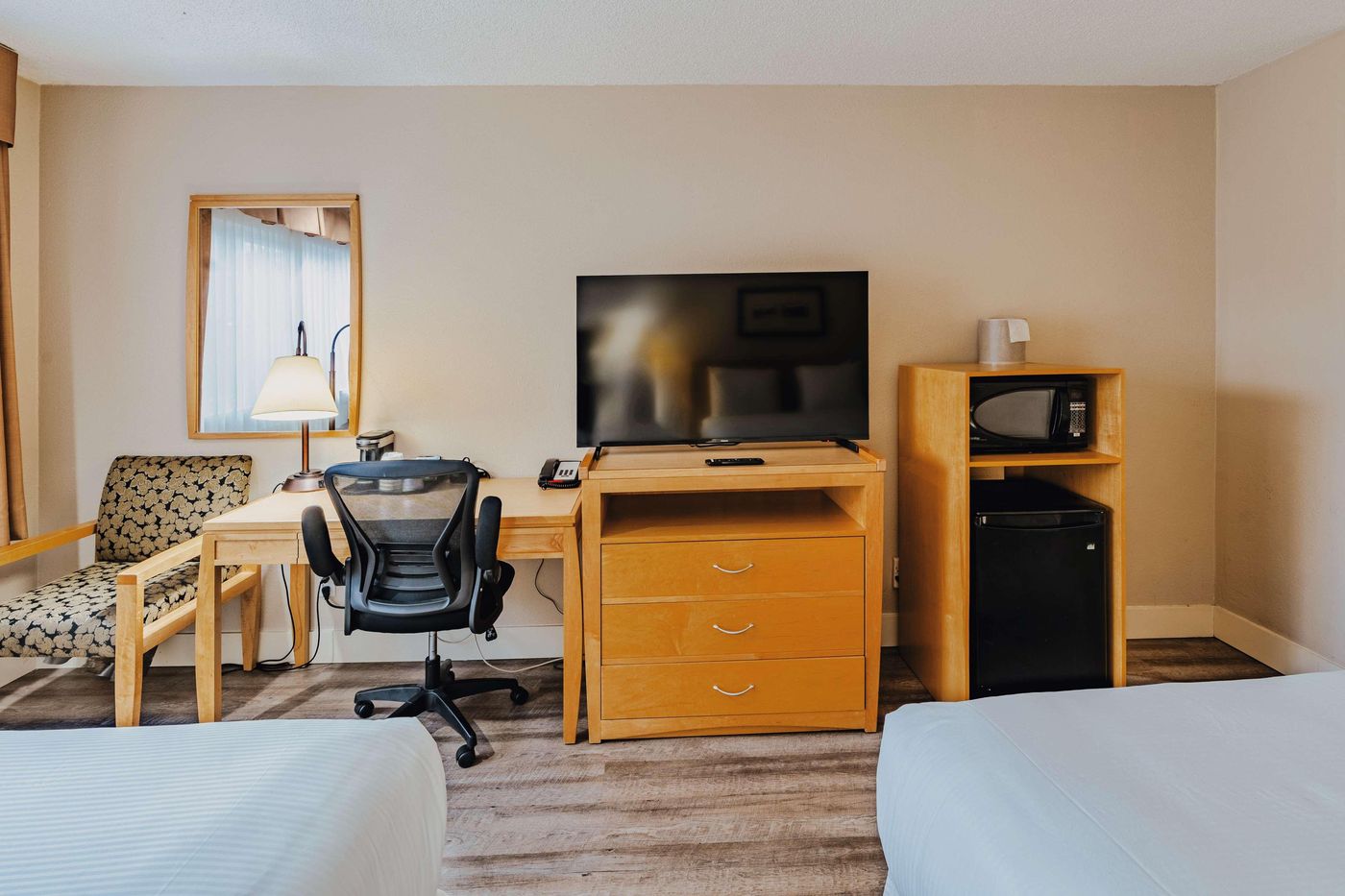 SureStay-Plus-Hotel-by-Best-Western-Coquitlam-Room-17