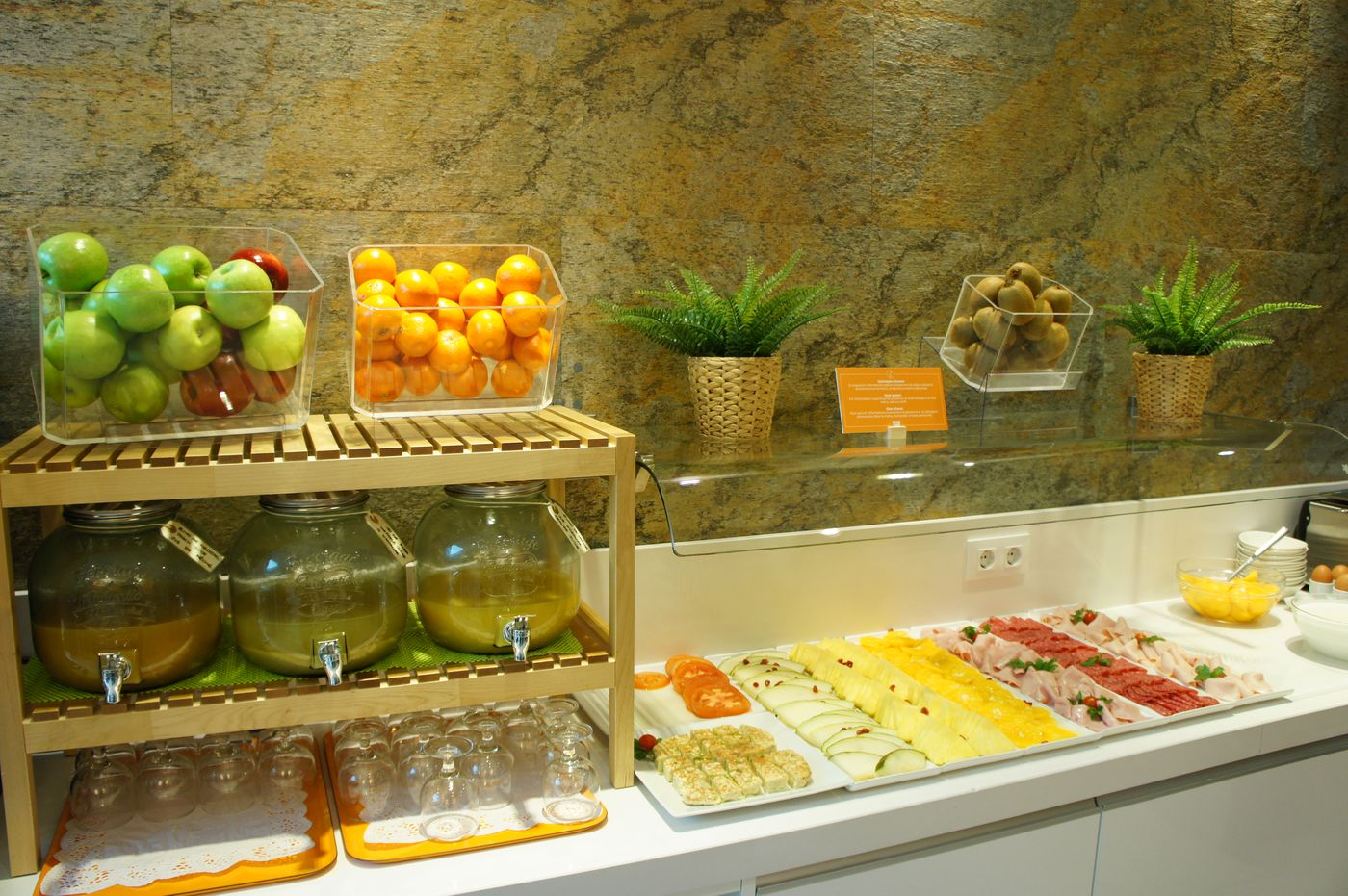 Ibis-Styles-Madrid-Prado-Restaurant-54