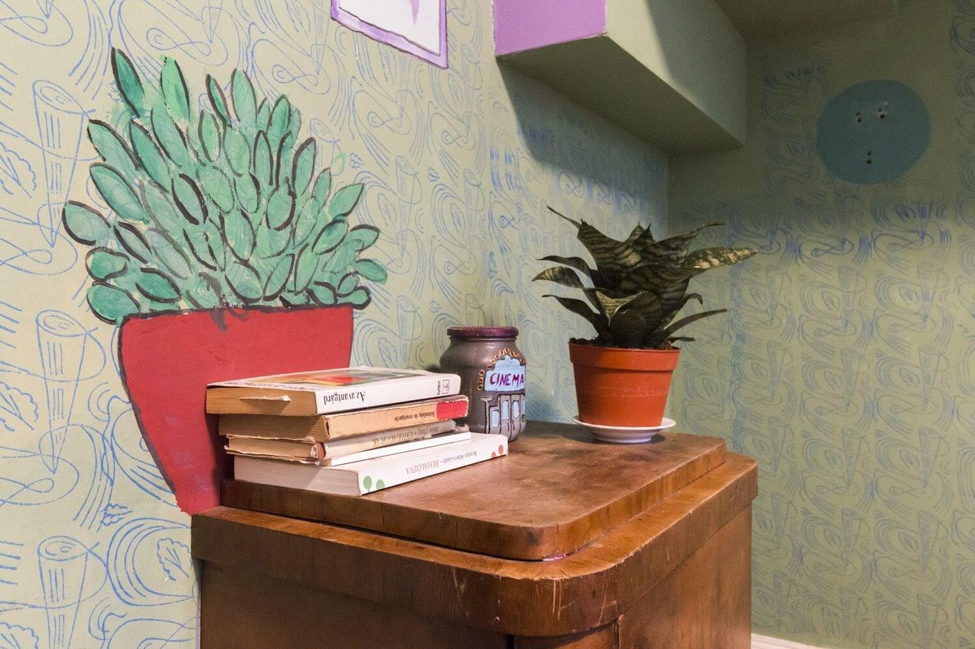 Baroque-Hostel-Budapest-Lobby-62