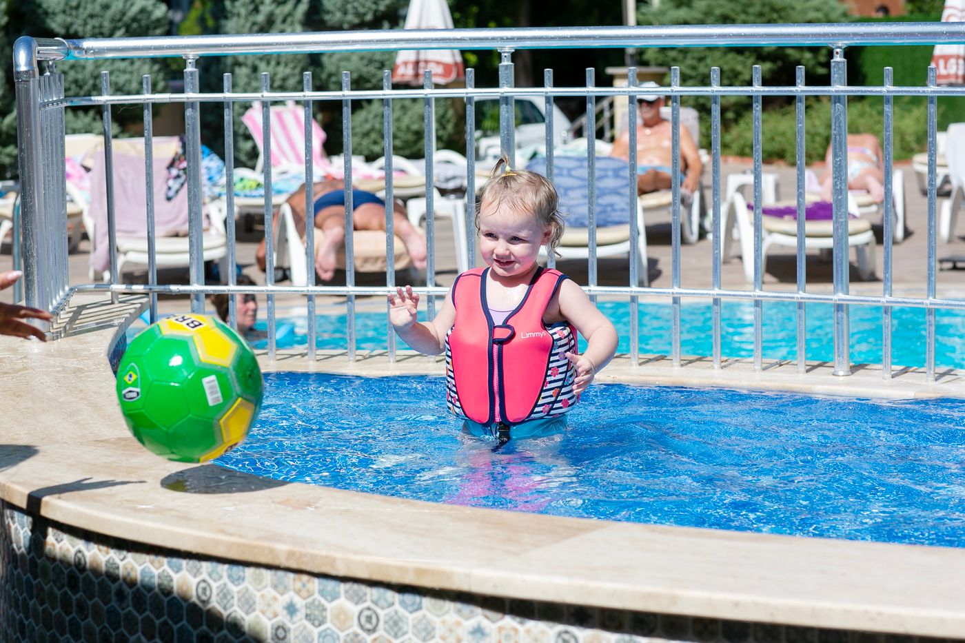 Club-Amaris-Apartments-Bar-9