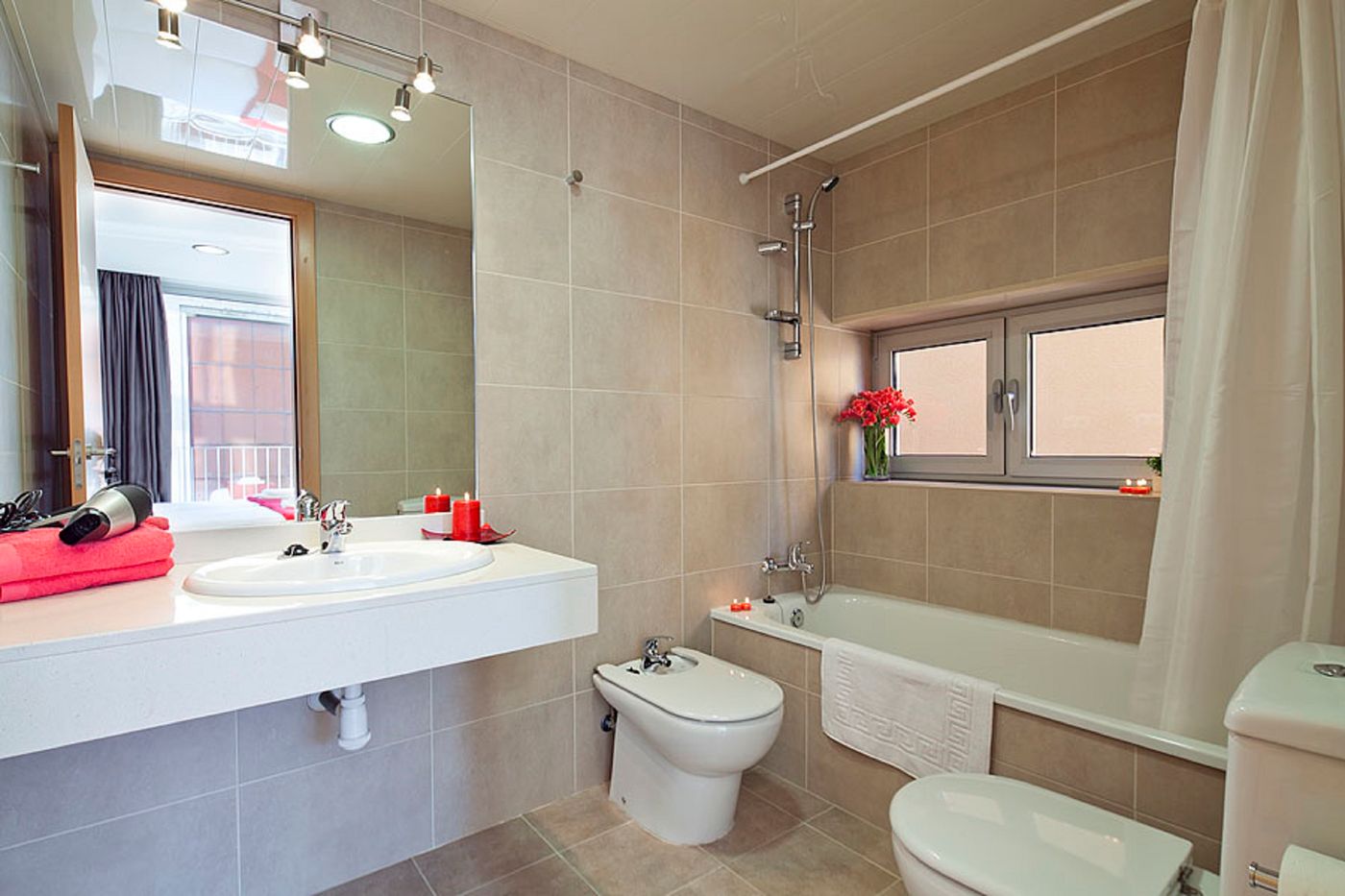 Charmsuites Nou Rambla-Spain-BARCELONA-Room-9