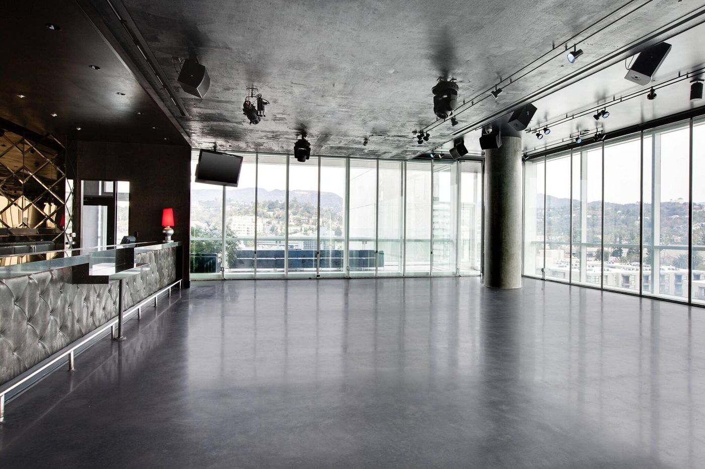 W-Hollywood-Conferences-31