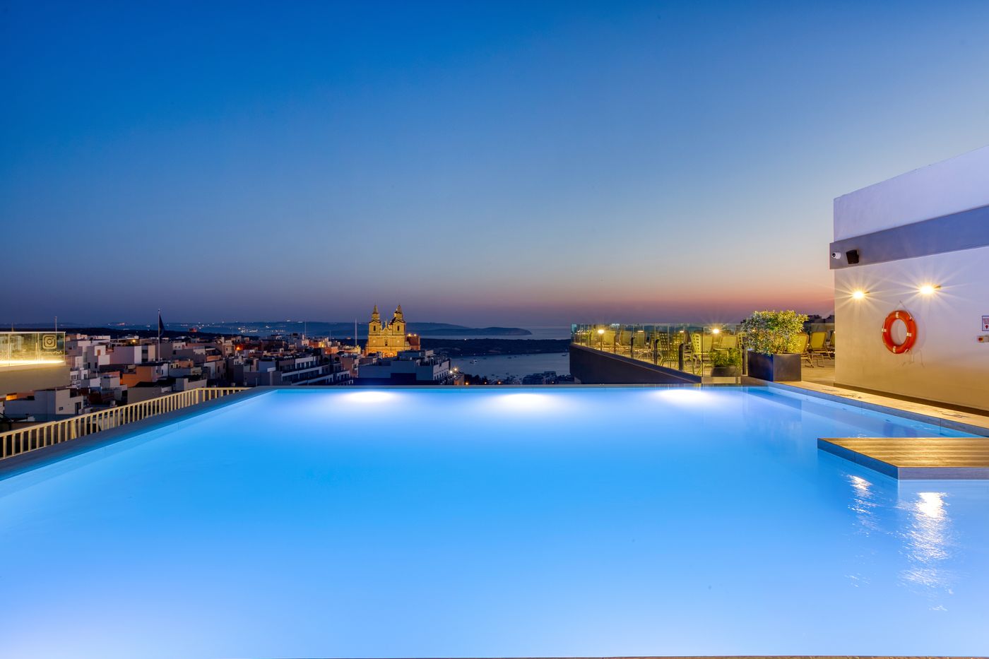 Solana-Hotel---Spa-Pool-9