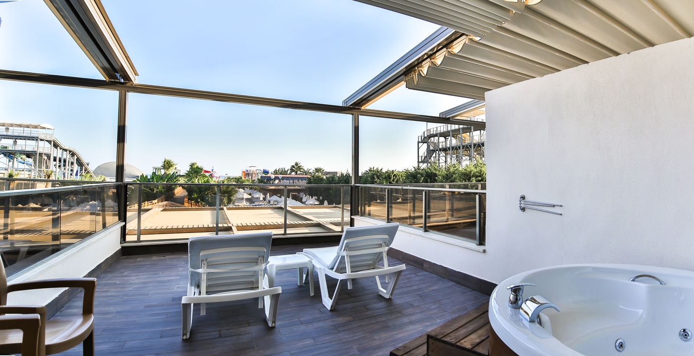 Saturn Palace Resort