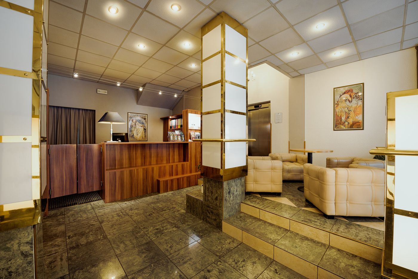 Central-Hotel-Prague-Lobby-1
