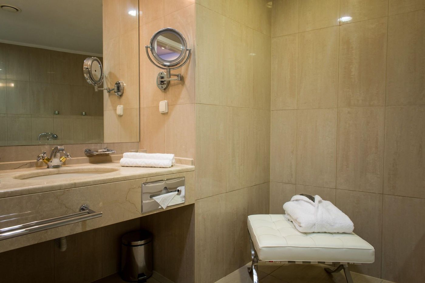 Friday-Hotel-Room-11