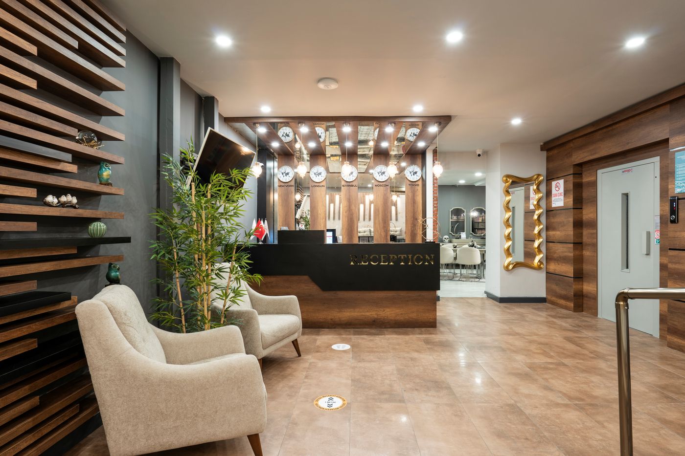 Monezza-Hotel-Lobby-1