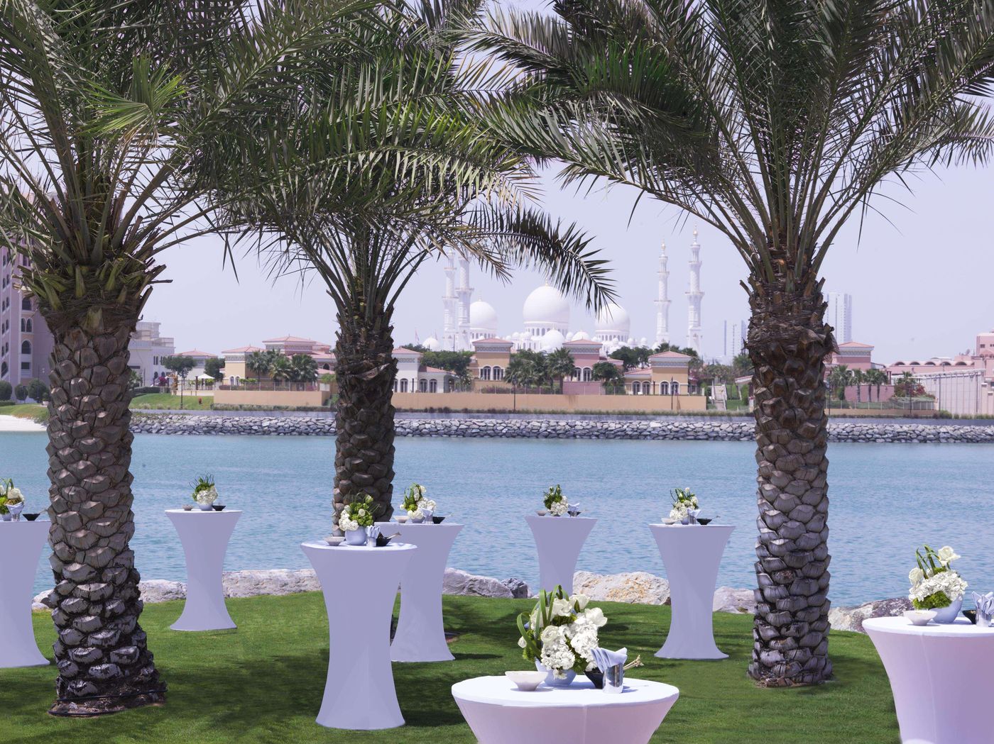 Fairmont-Bab-Al-Bahr-Bar-70