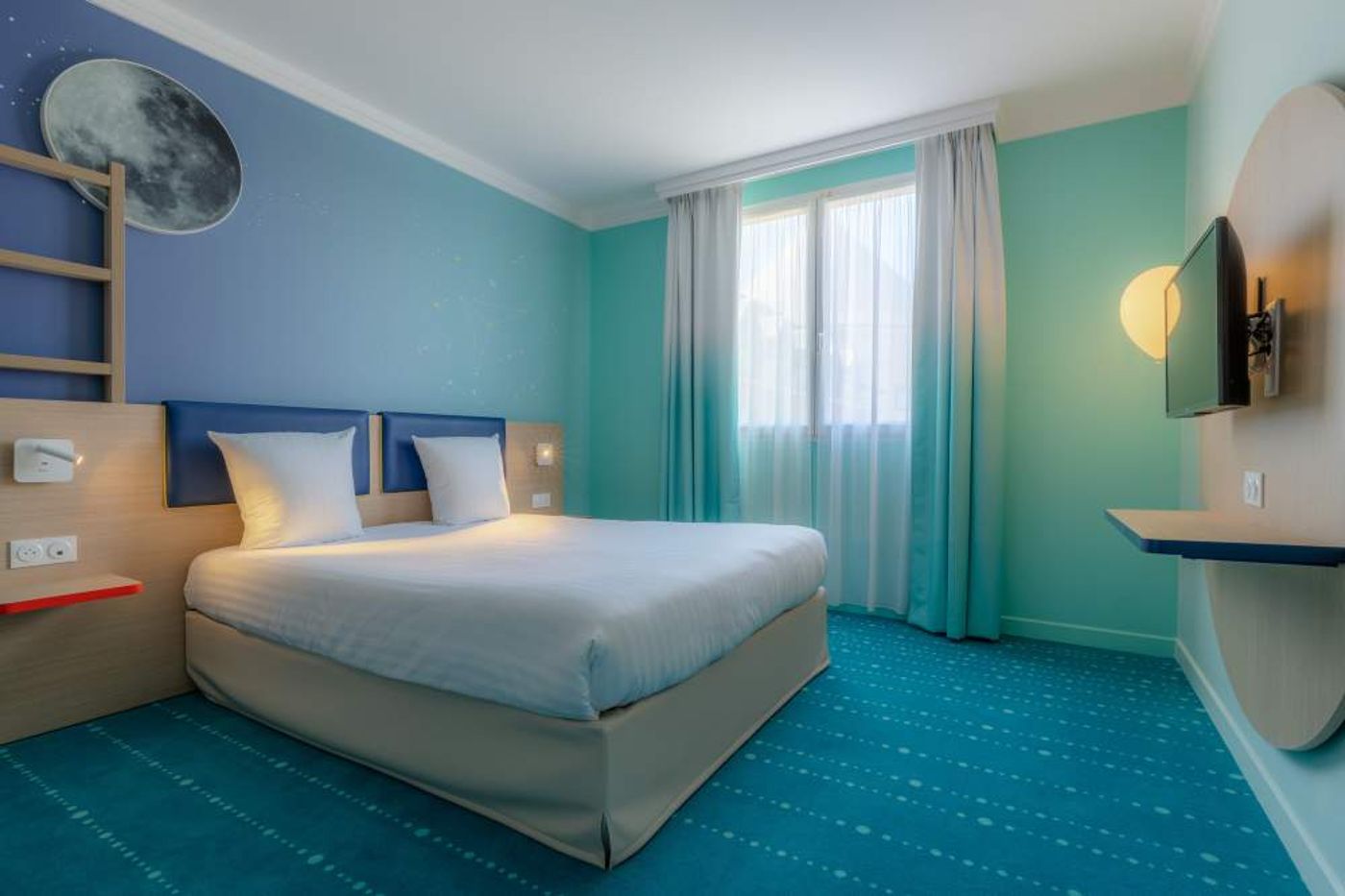 Grand-Magic-Hotel-Room-15