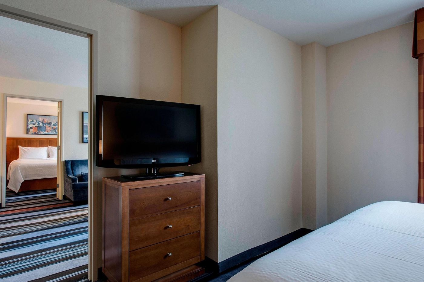 Residence-Inn-By-Marriott-New-York-Manhattan-Times-Square-Room-23