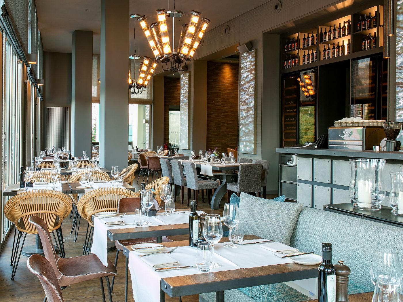 Ameron-Abion-Spreebogen-Waterside-Bar-34