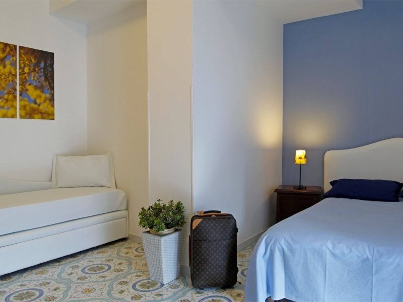 Sorrento-Town-Suites-Room-3
