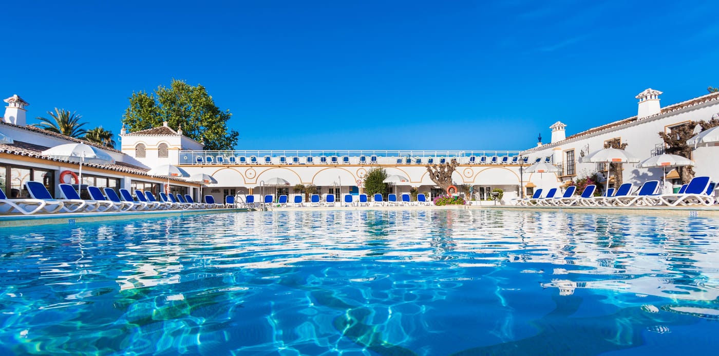 Hotel-Globales-Cortijo-Blanco-Pool-4
