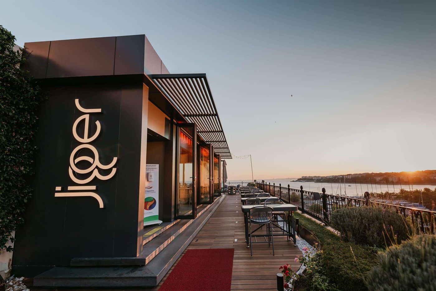 Wyndham-Grand-Istanbul-Kalamis-Marina-Hotel-Restaurant-46