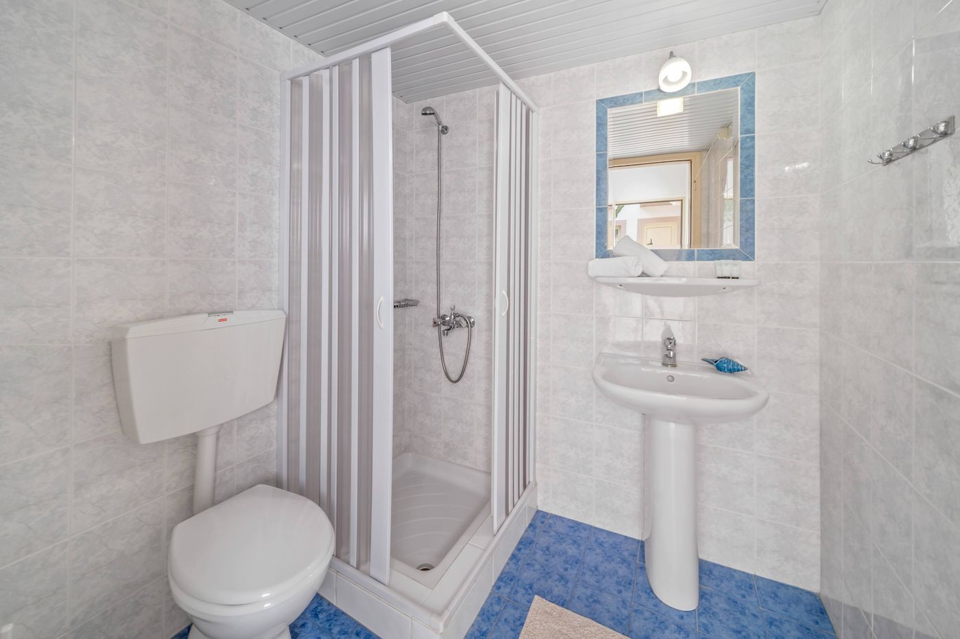 Maria-Rousse-Studios-Room-51