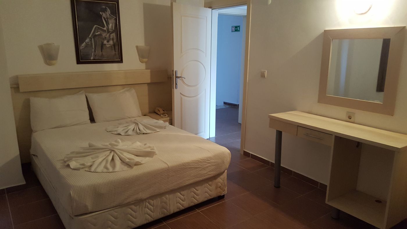 Golden-Star-Hotel-Room-10