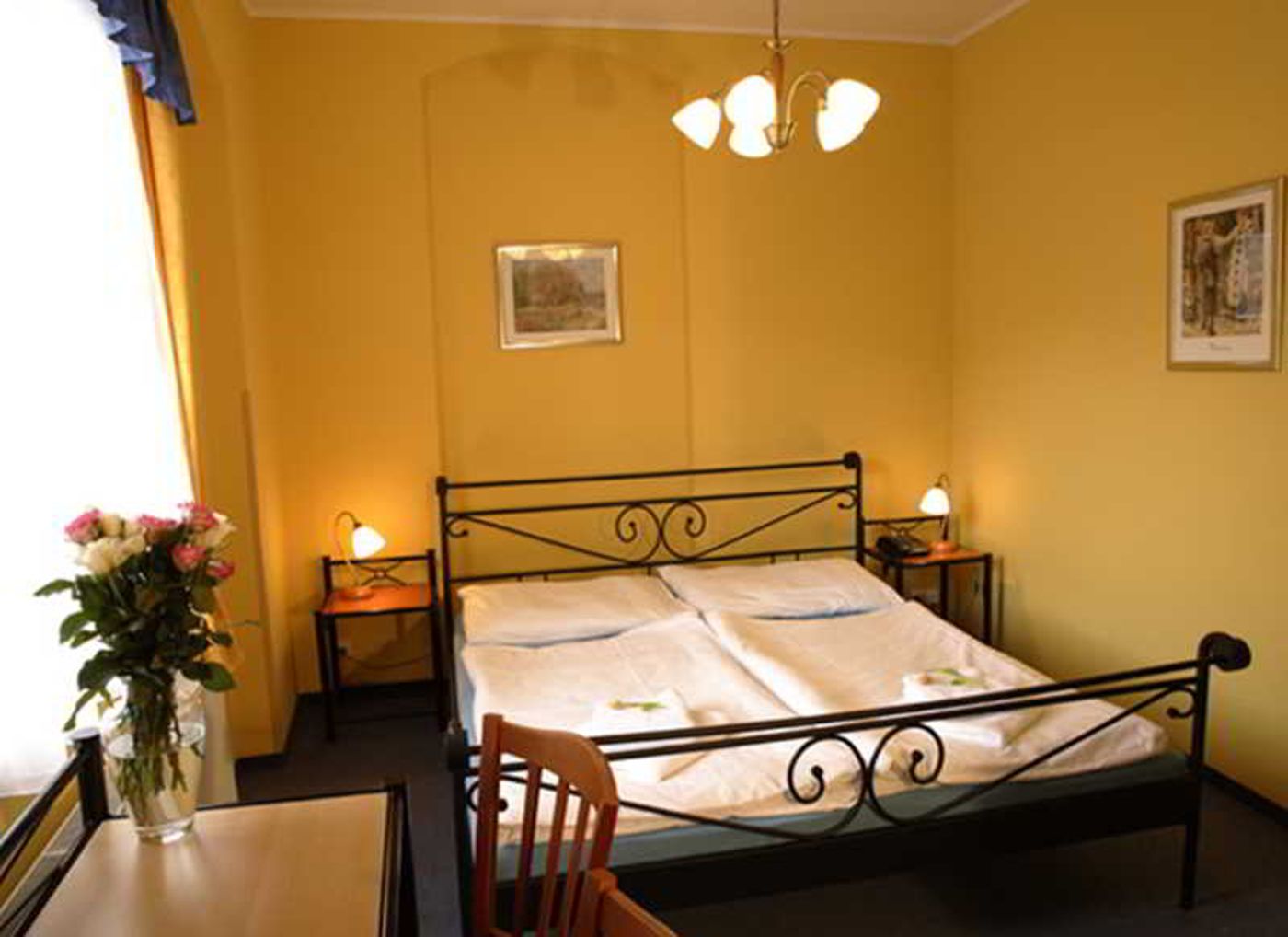 Boston-Czech Republic-KARLOVY VARY-Room-6