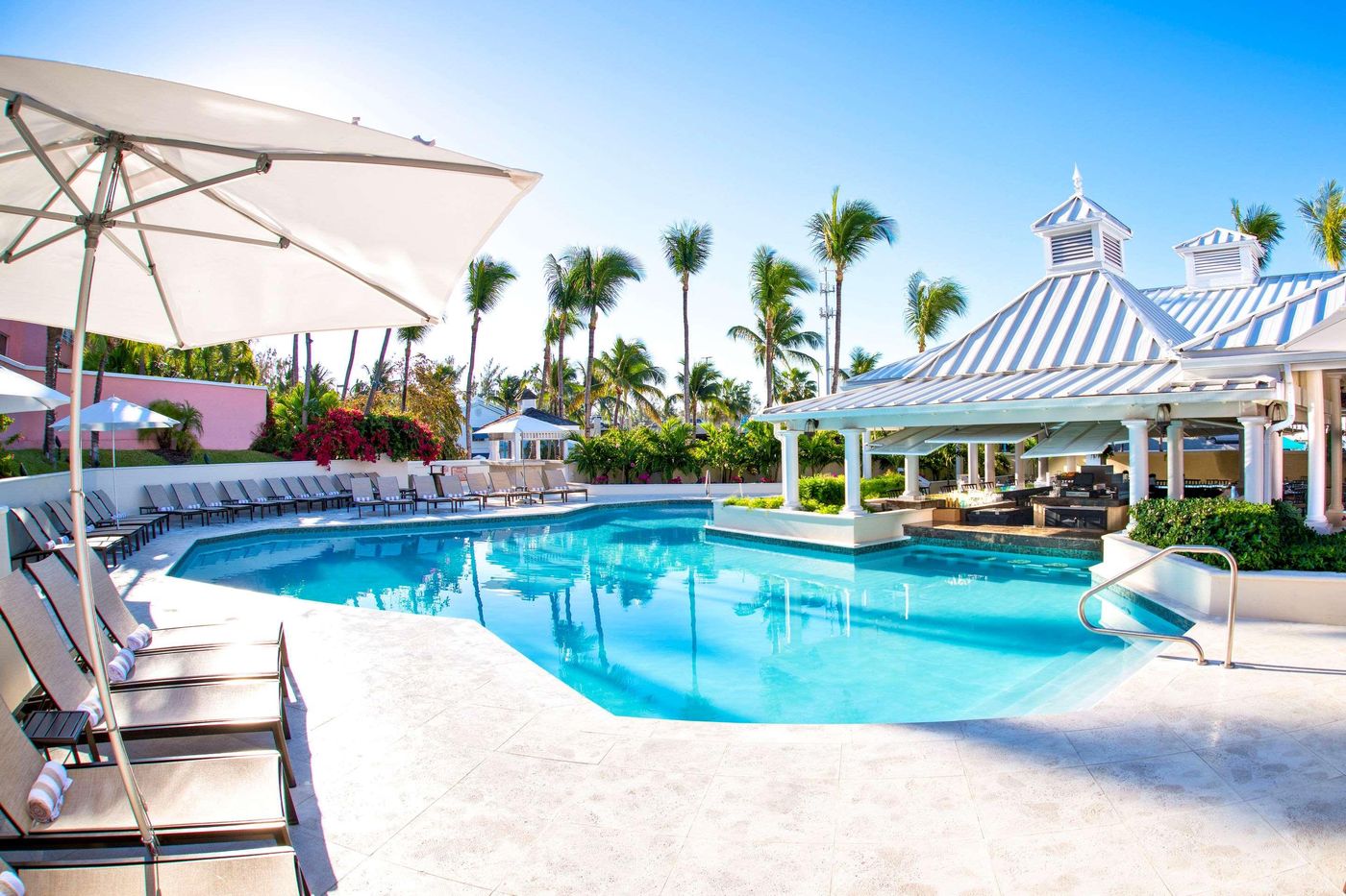 Comfort-Suites-Paradise-Island-Pool-3