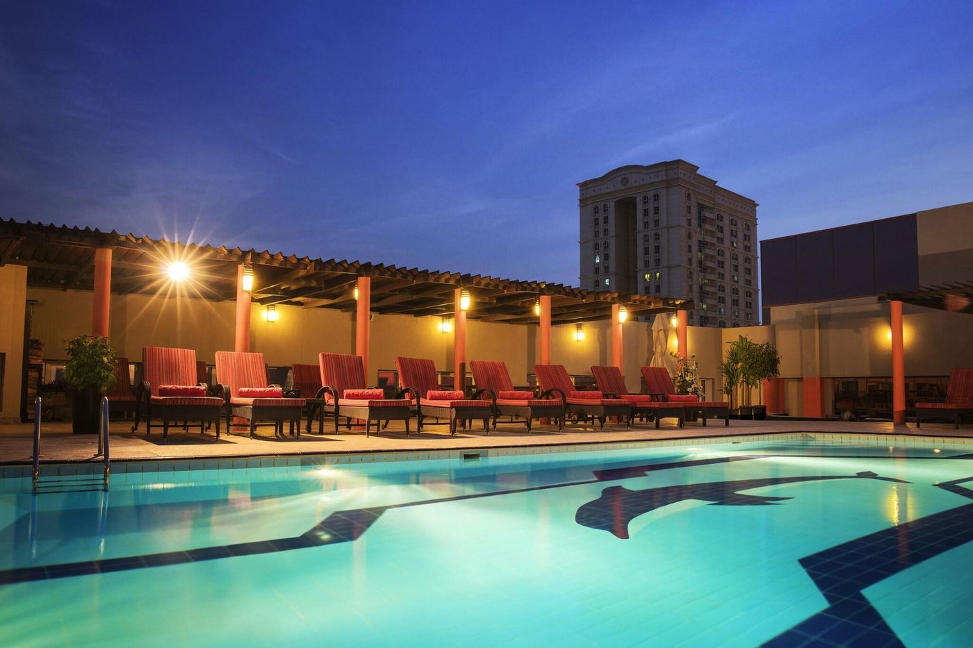 Jumeira-Rotana-Pool-3