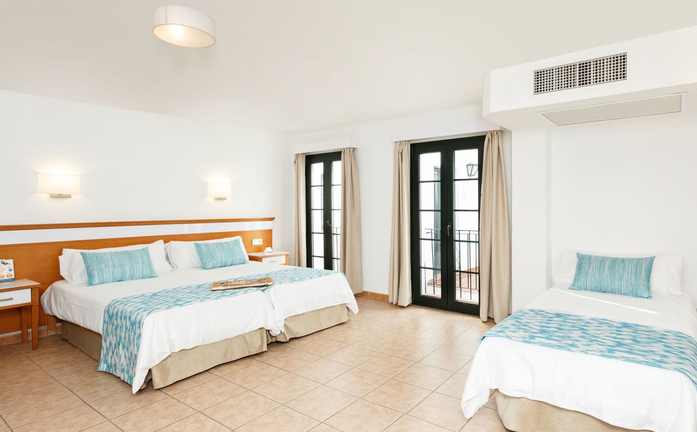 Globales-Pueblo-Andaluz-Room-20