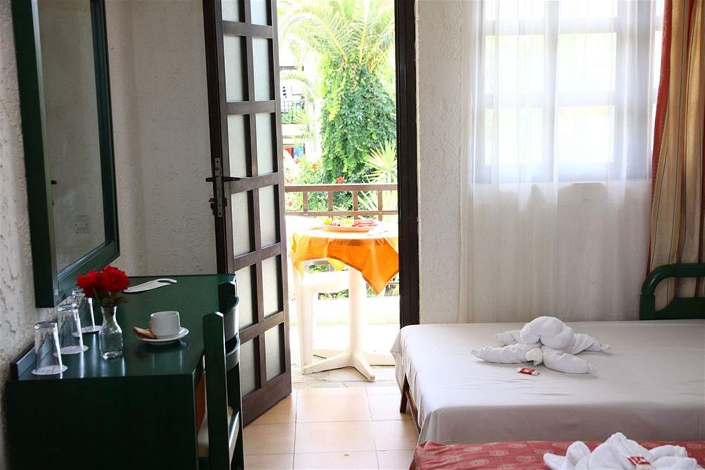 Sandy-Beach-General-view-20