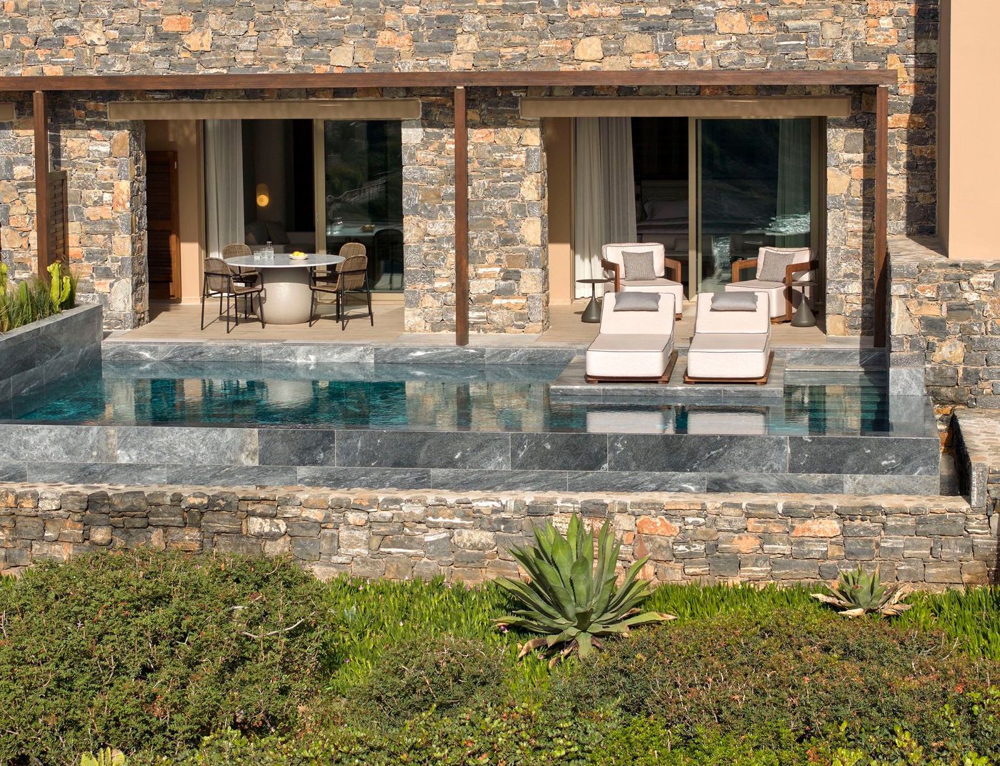 Daios-Cove-Resort---Luxury-Villas-Room-4