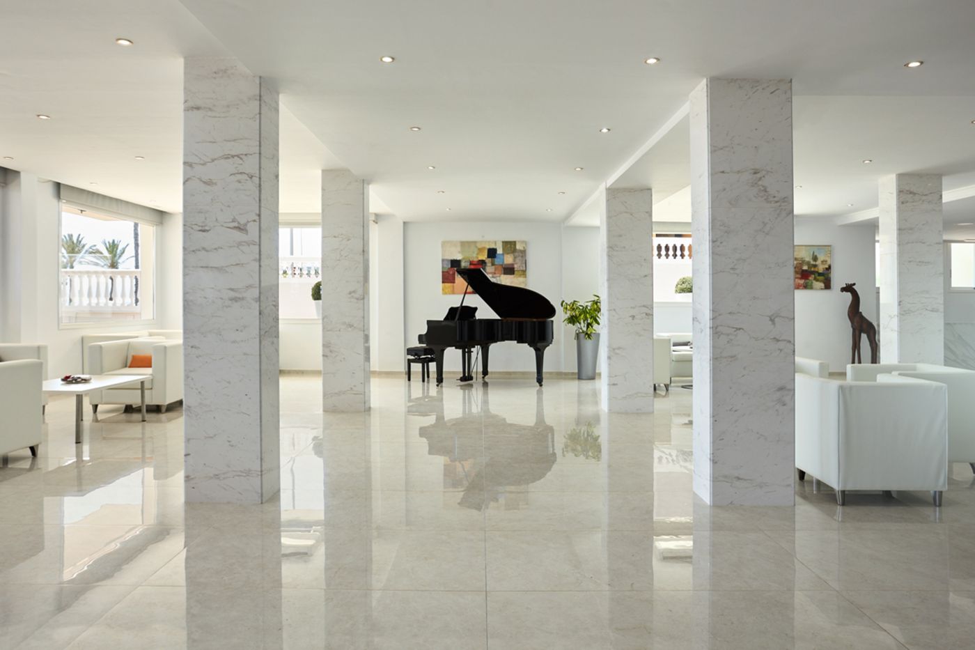 Las-Arenas-Affiliated-by-Melia-Lobby-60