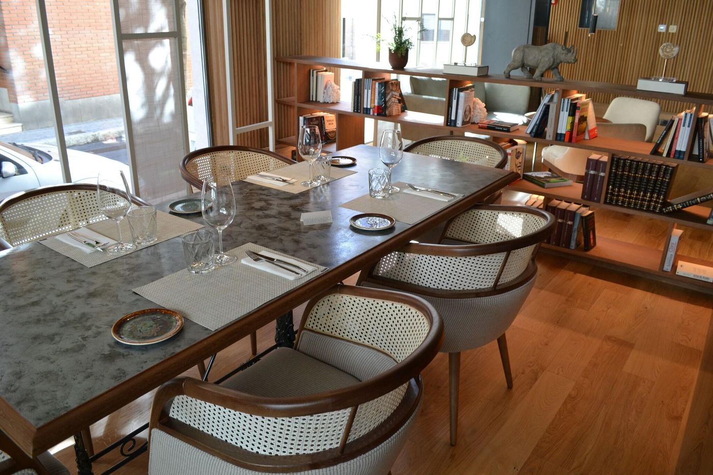 AC-Madrid-Avendia-de-America-Restaurant-14