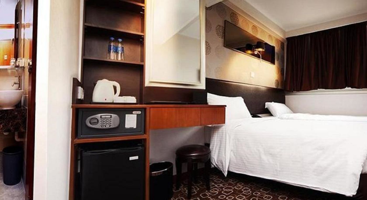 Lander Hotel Prince Edward-Hong Kong – China-Hong Kong-Room-7