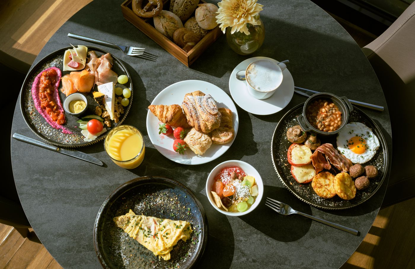 Leonardo-Royal-Hotel-Munich-Restaurant-48