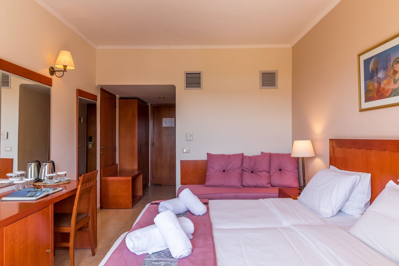 Ariti-Grand-Hotel-Room-32