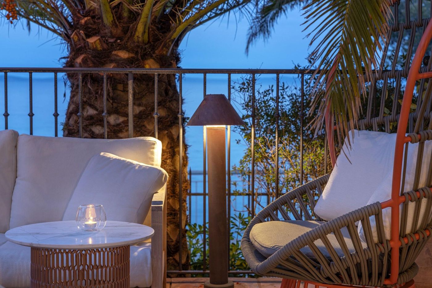 Hotel-Le-Bailli-de-Suffren-Bar-9