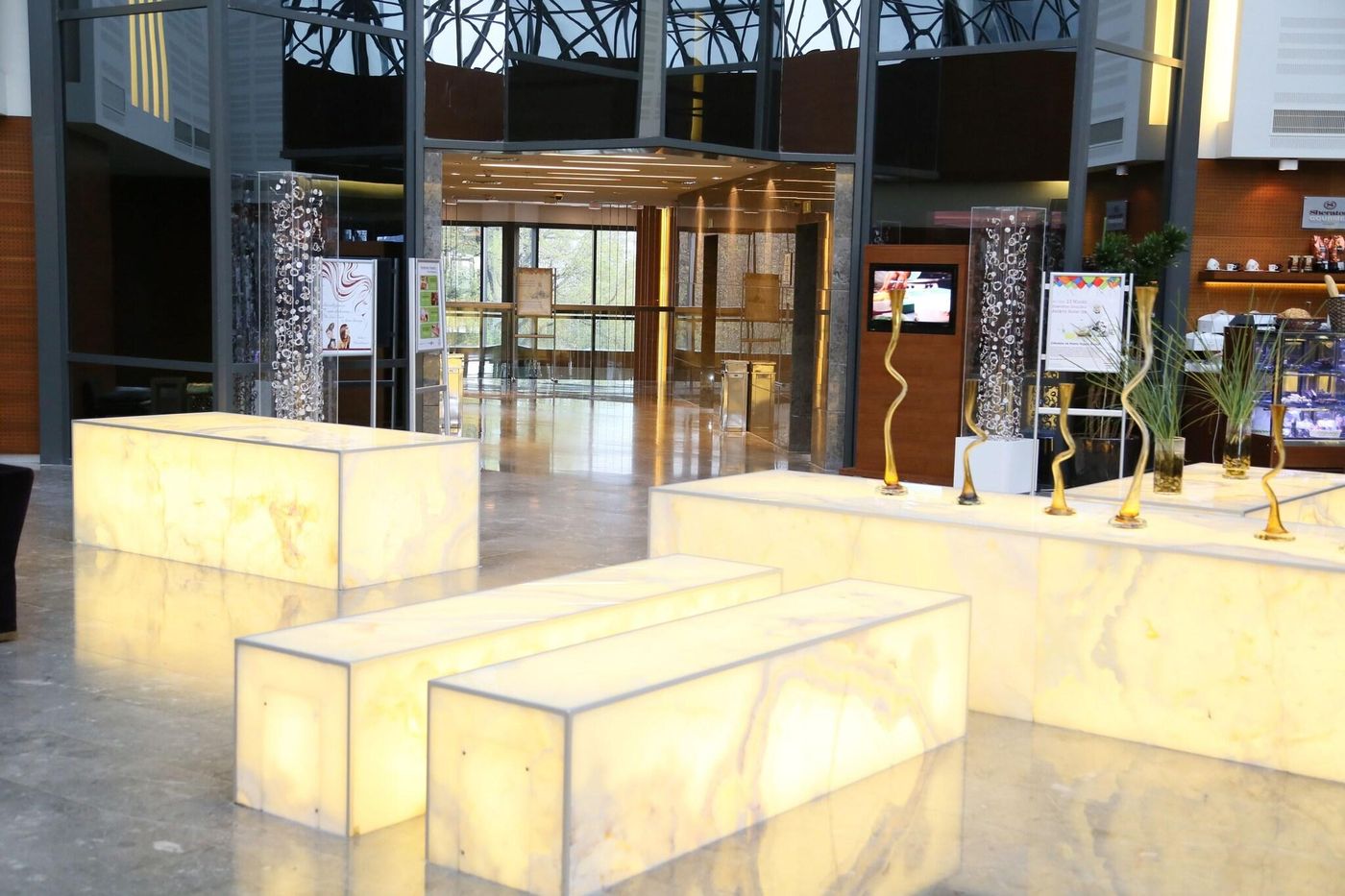 Sheraton-Hotel-Atakoy-Lobby-22