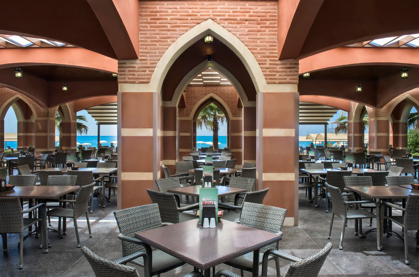 Club-Mega-Saray-Restaurant-67