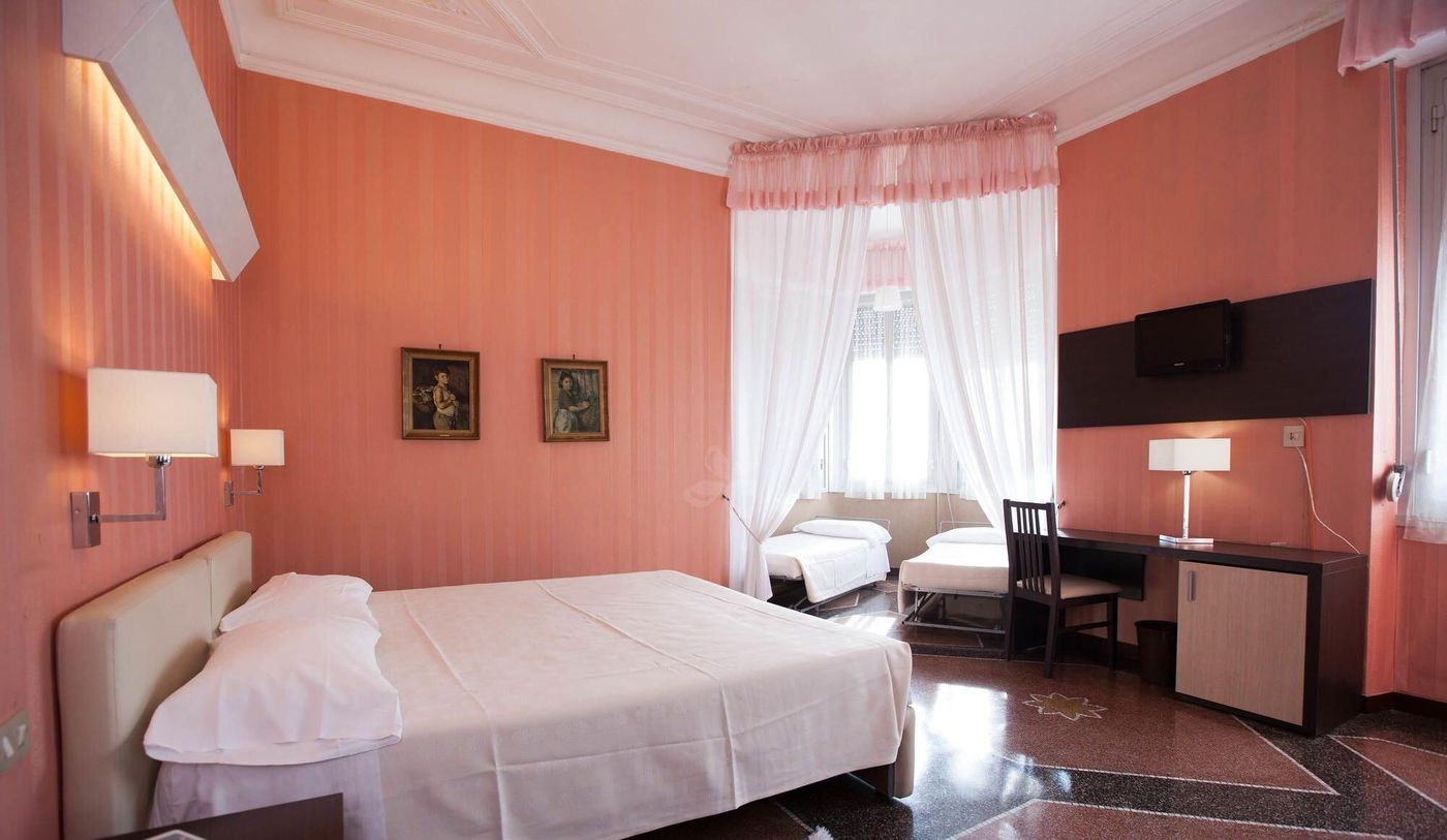 Vittoria Orlandini - Italy - GENOA  - Room - 7