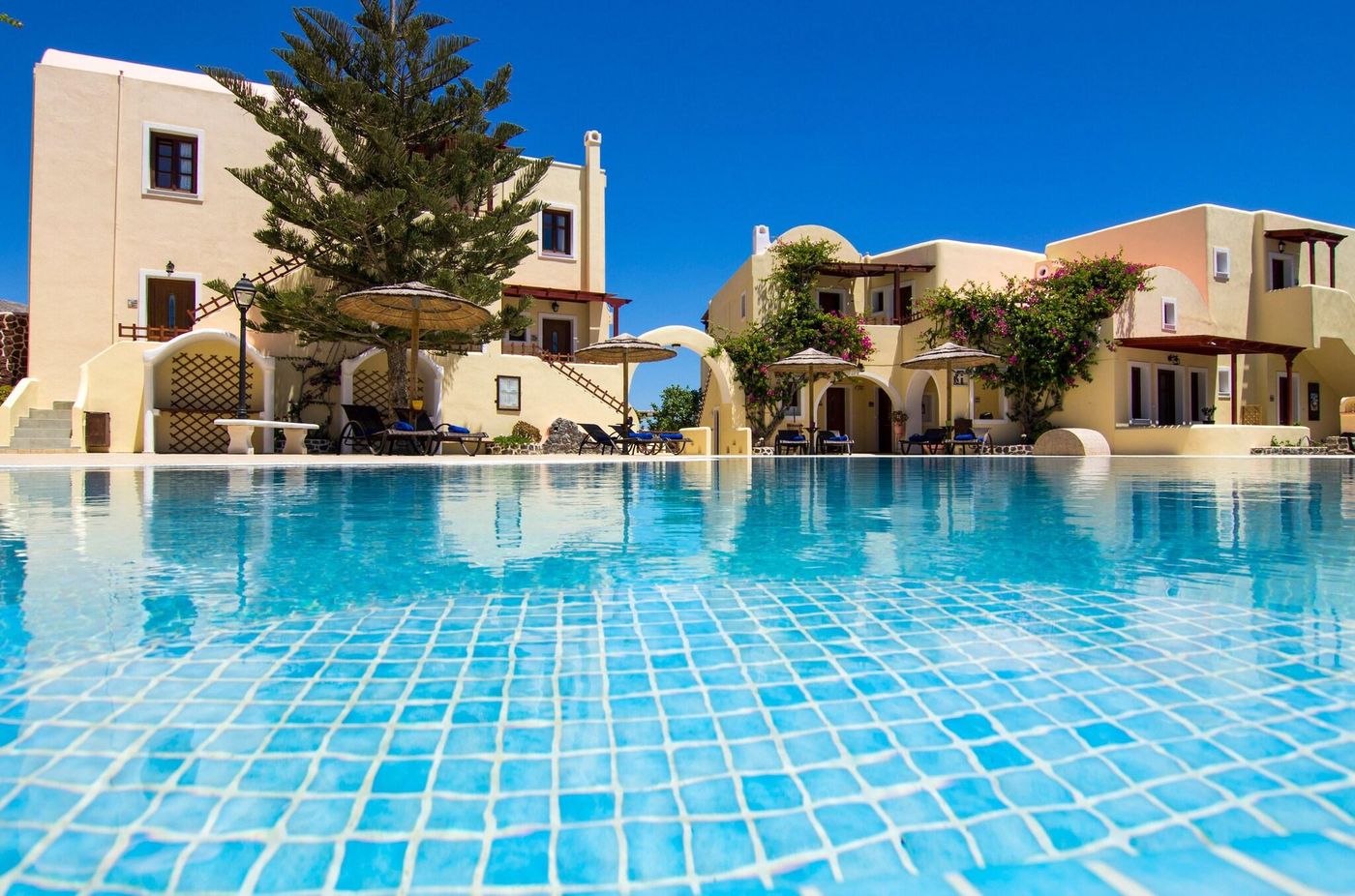 Smaragdi-Apts-Pool-6