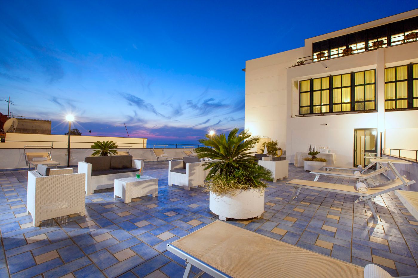 Panorama-Palace-Terrace-3