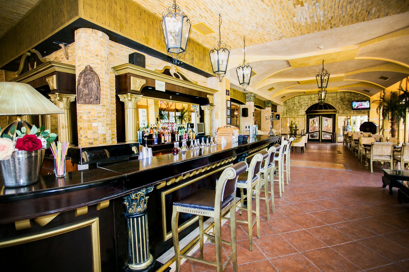 Imperial-Palace-Bar-46