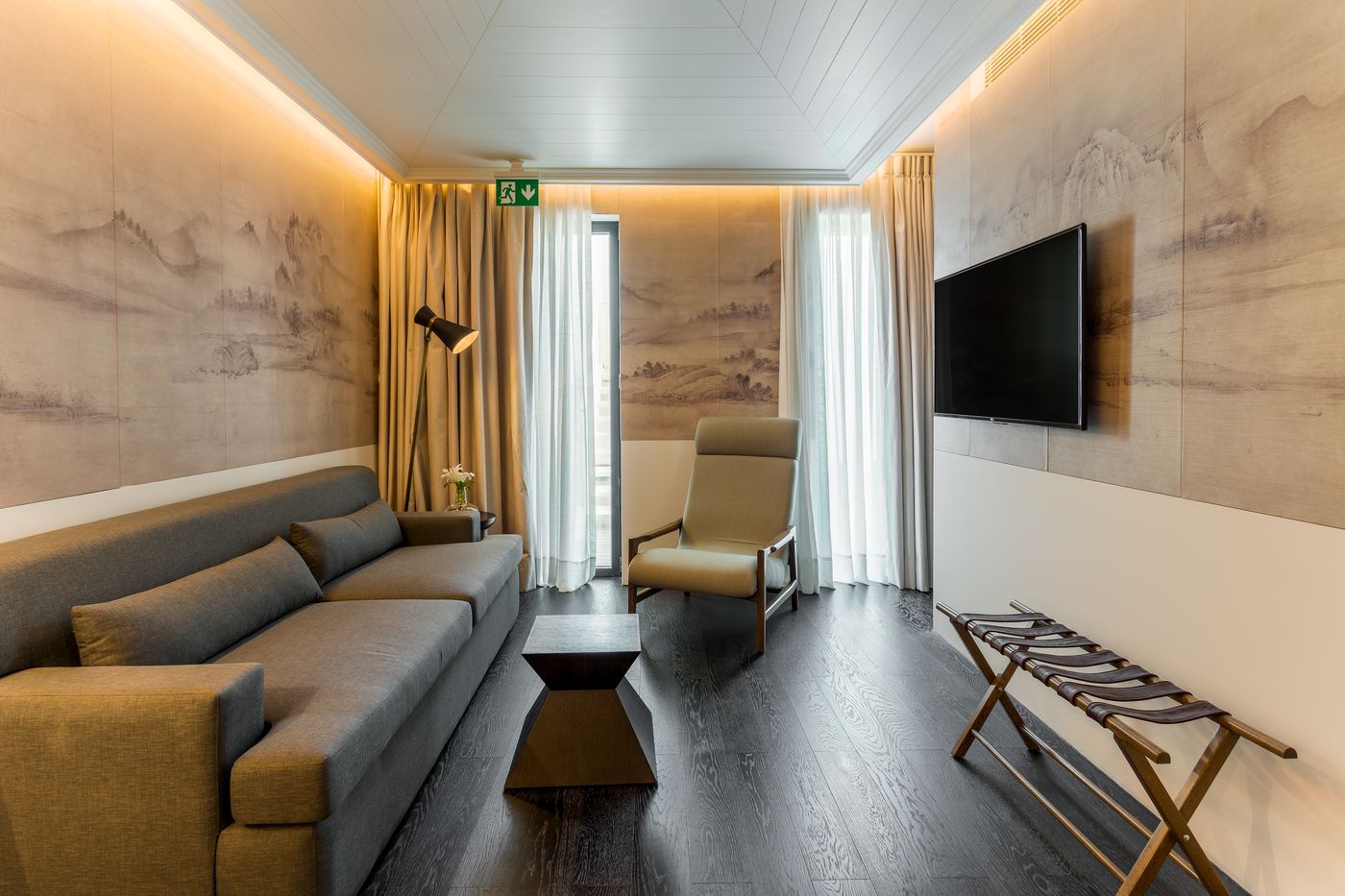 Room-Mate-Emir-Room-17