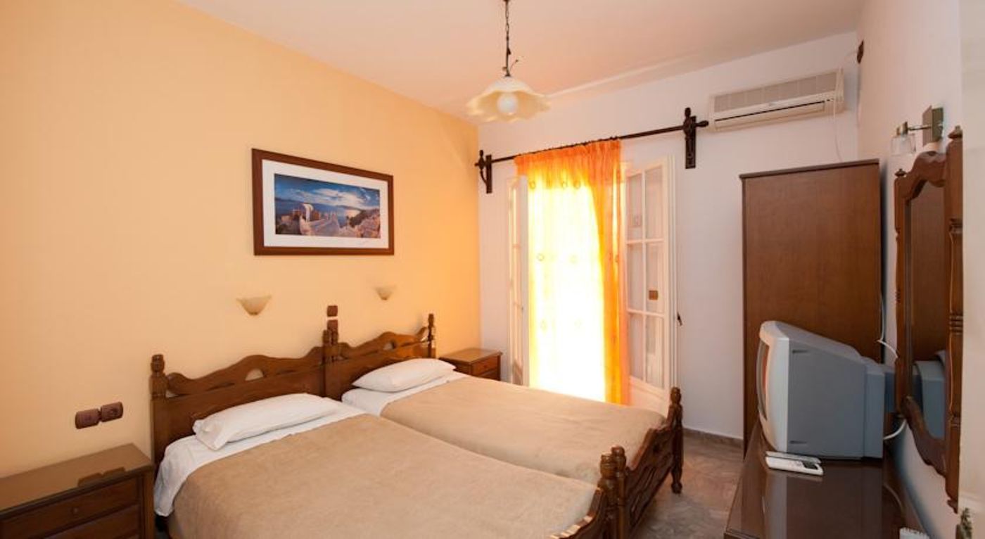 Marina Apartments & Studios