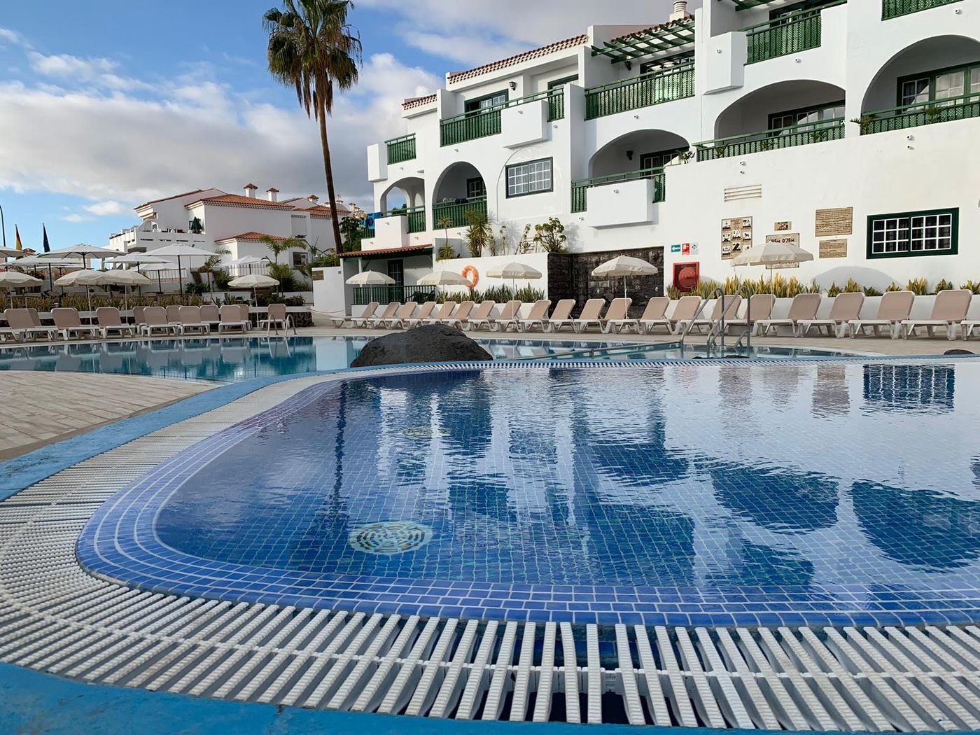 Neptuno-Costa-Adeje-Pool-2