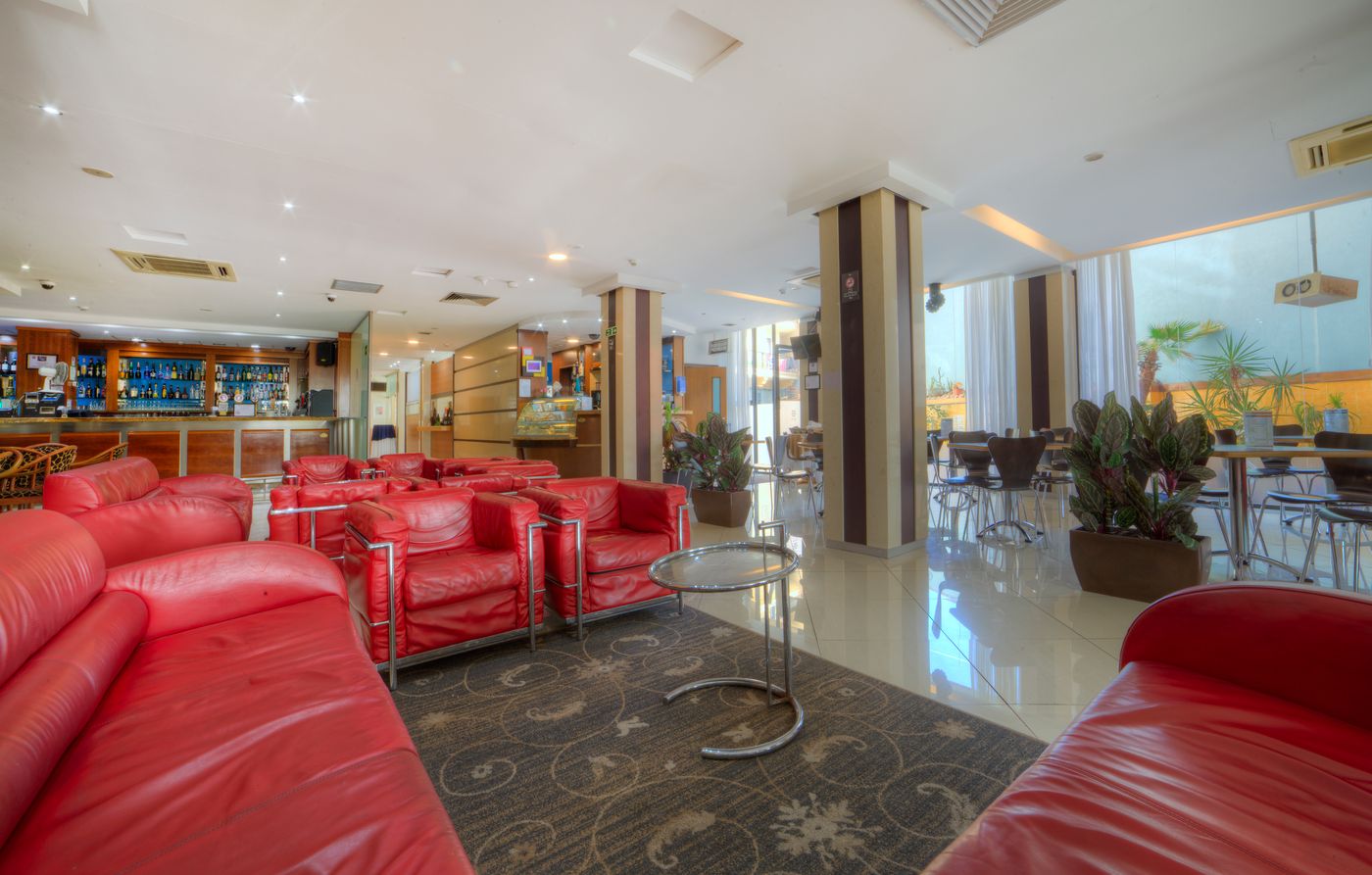 Bella-Vista-Lobby-12