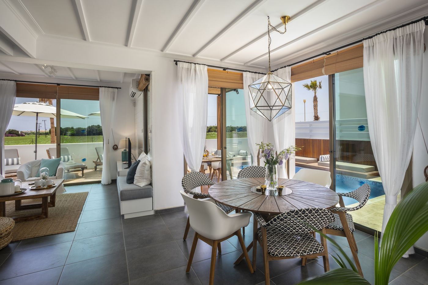 Louis Chris Le Mare Villa