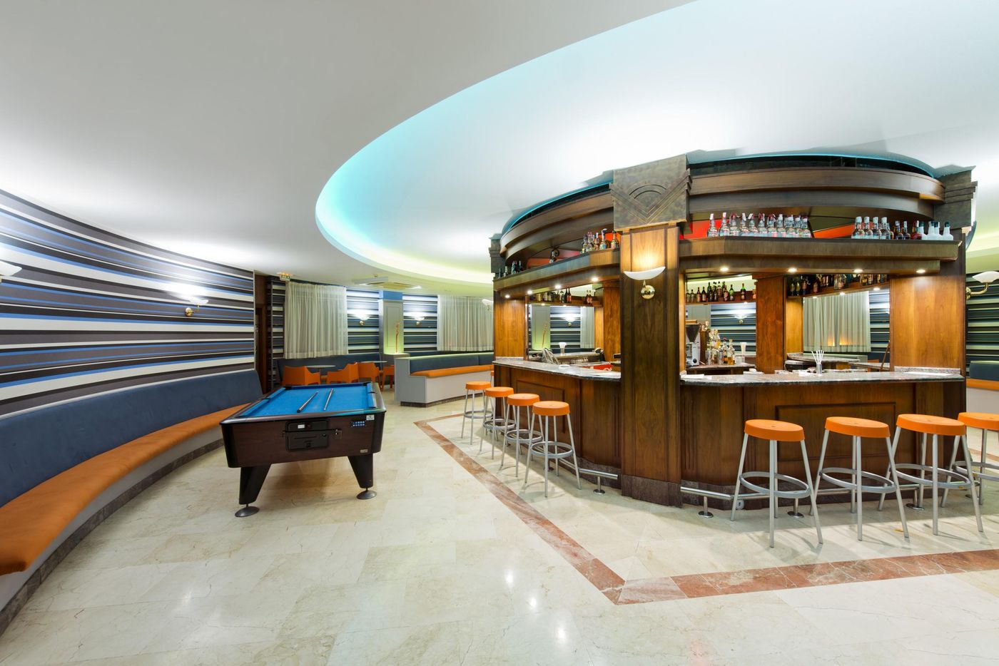 Elba-Lucia-Sport---Suite-Hotel-Bar-44