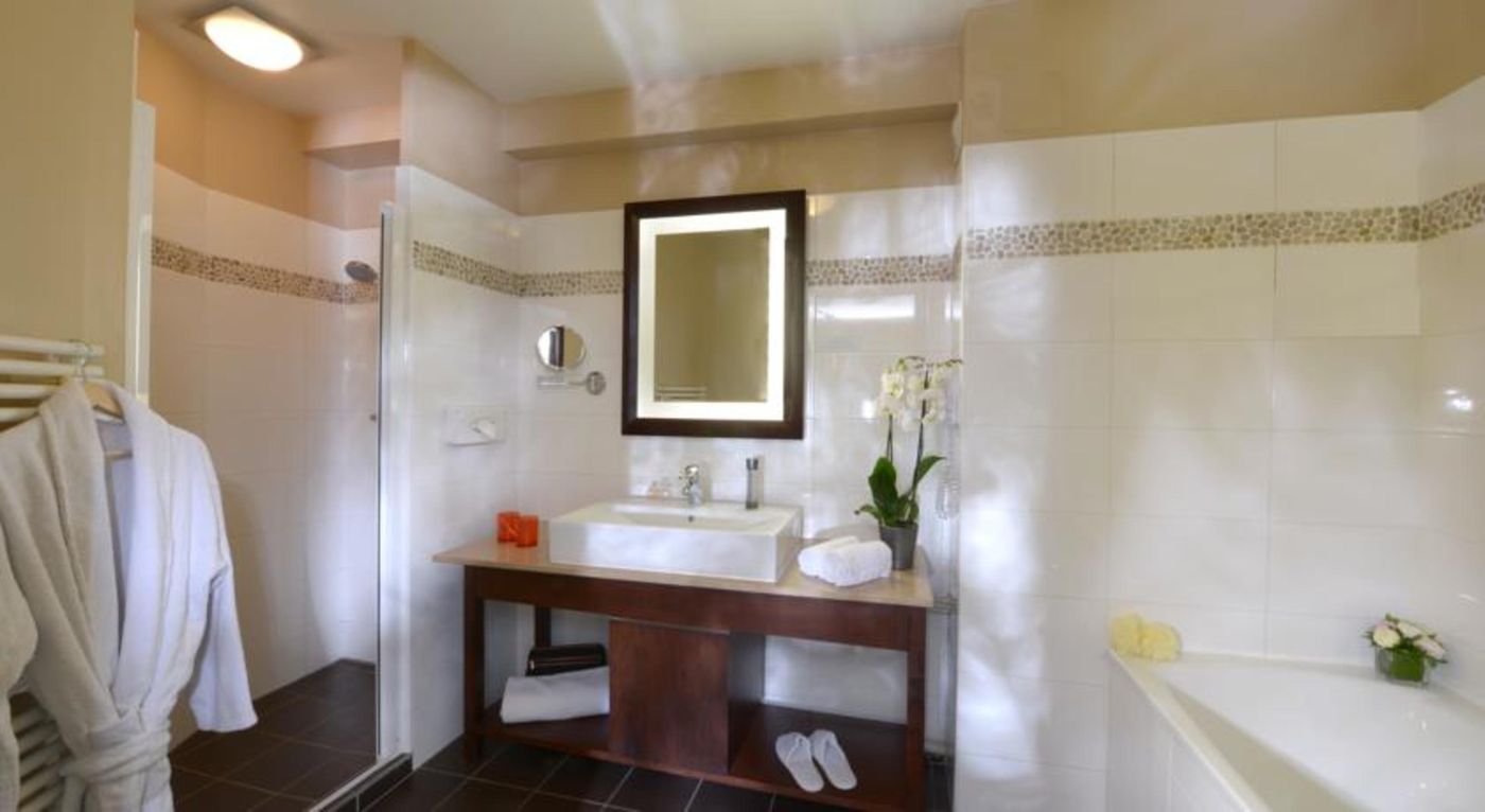 Hotel-De-Berny-Room-14